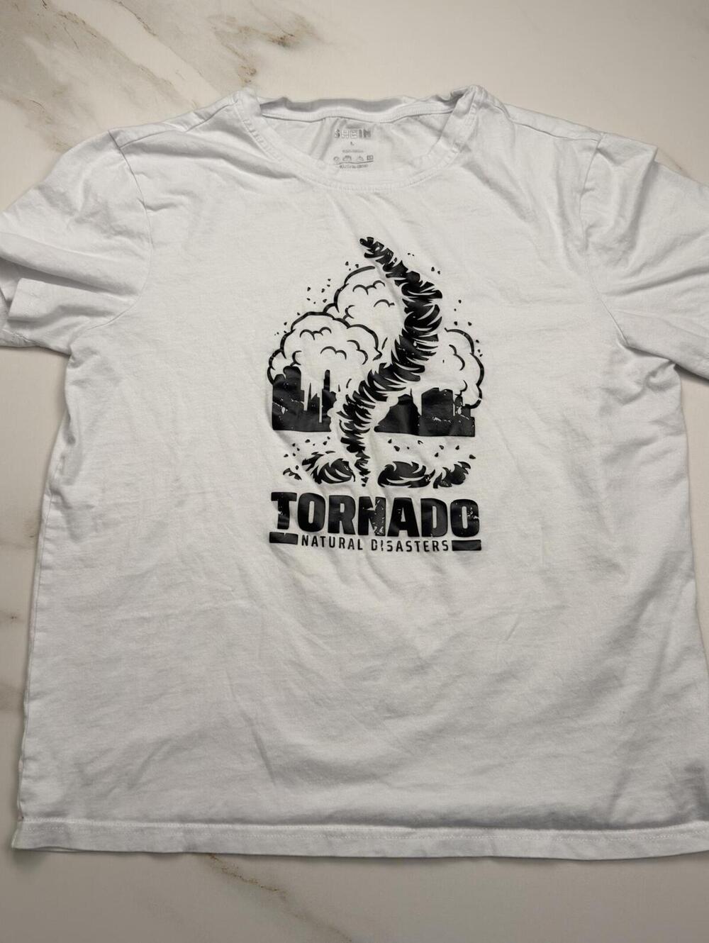 Shein White Graphic T Shirt - Mens L